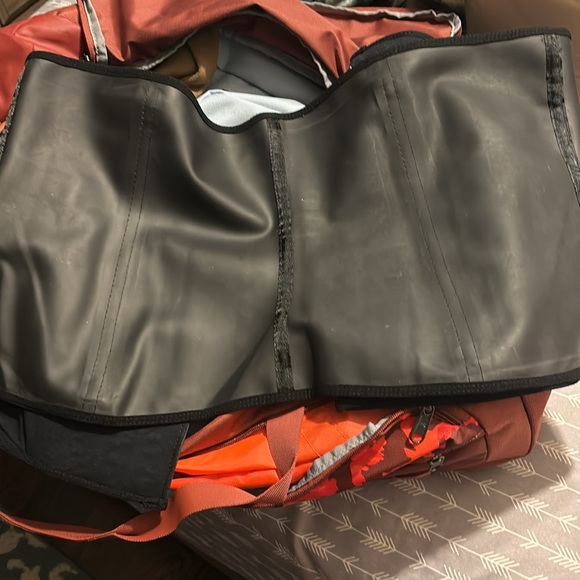 Black corset style waist trainer - Picture 2 of 4